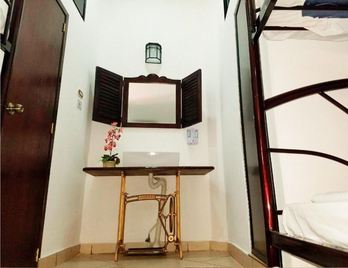 Hostal Las Puertas Santa Ana Bagian luar foto