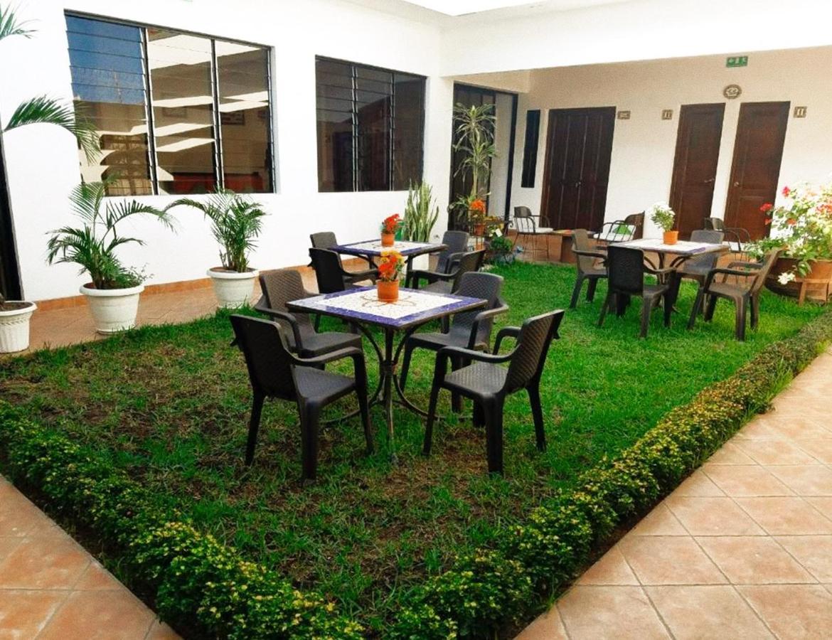 Hostal Las Puertas Santa Ana Bagian luar foto