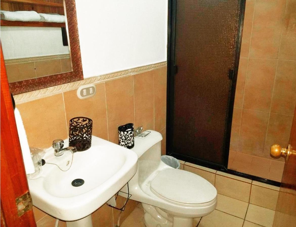 Hostal Las Puertas Santa Ana Bagian luar foto