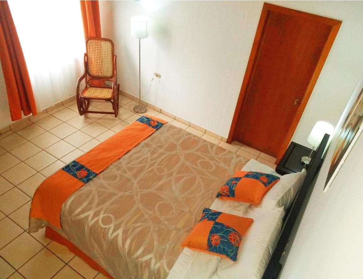 Hostal Las Puertas Santa Ana Bagian luar foto