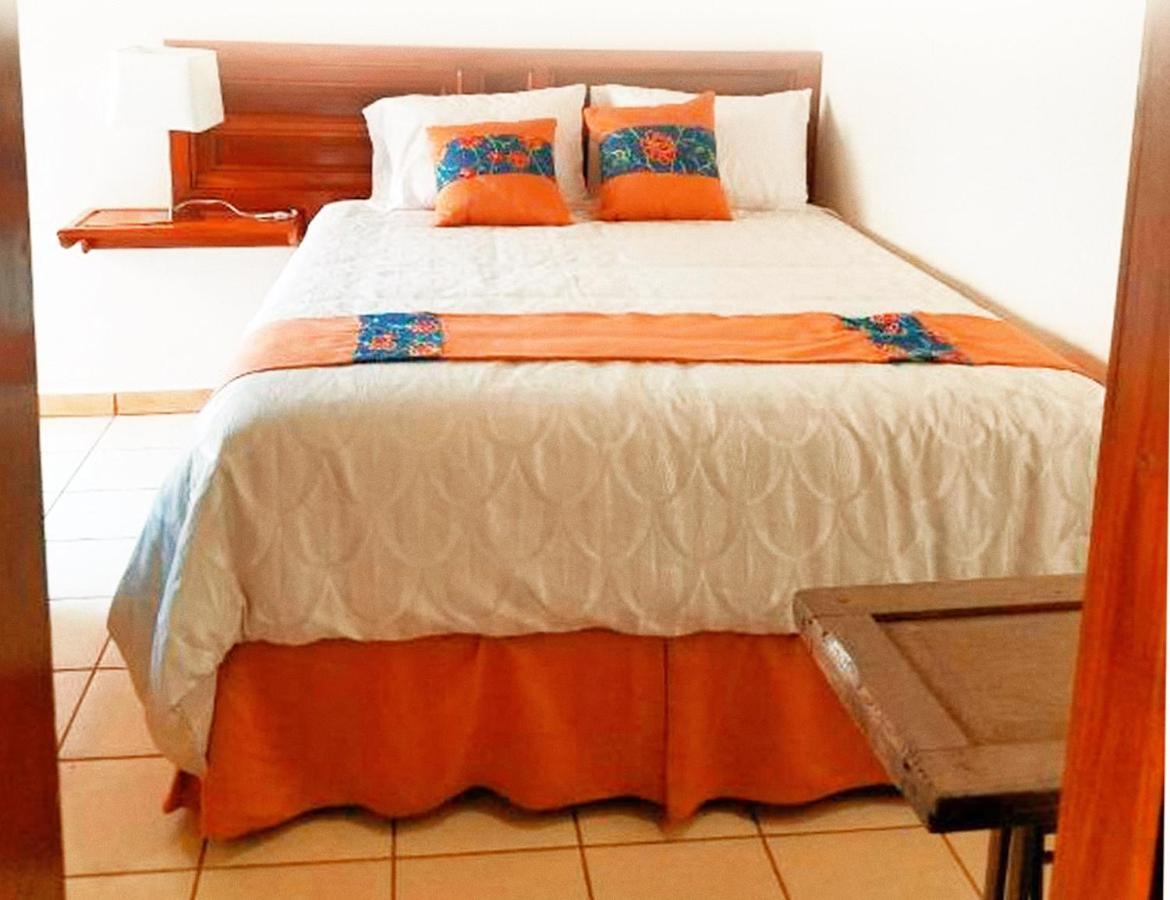 Hostal Las Puertas Santa Ana Bagian luar foto