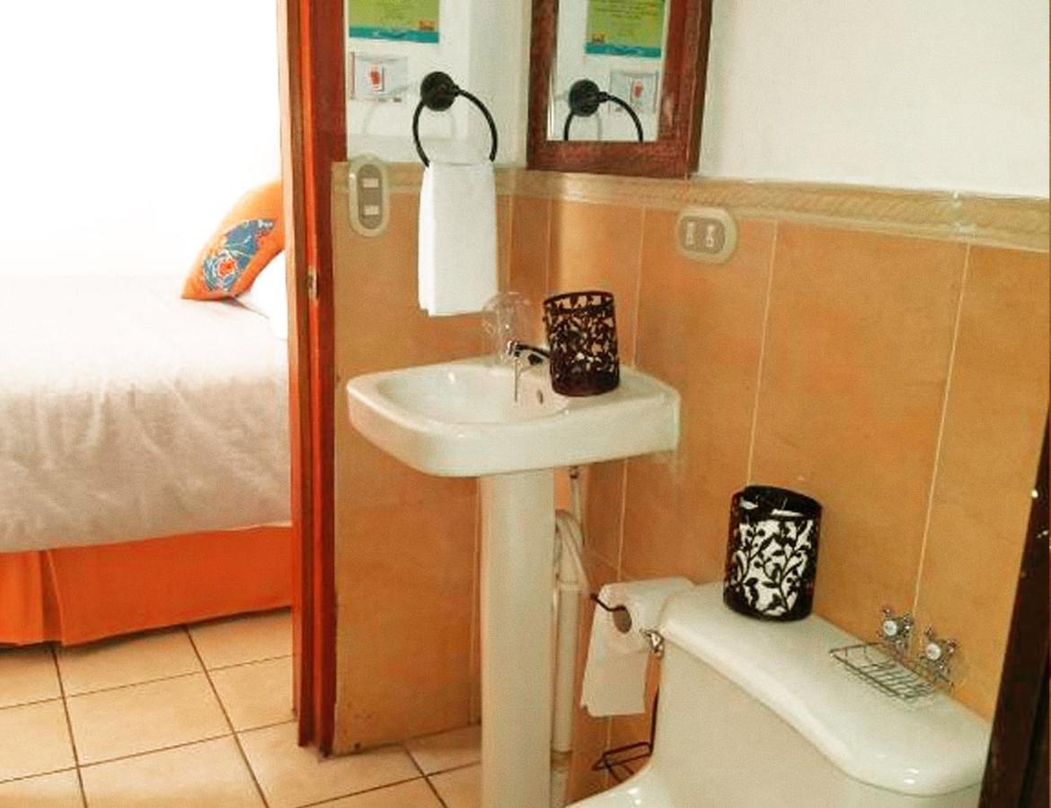 Hostal Las Puertas Santa Ana Bagian luar foto